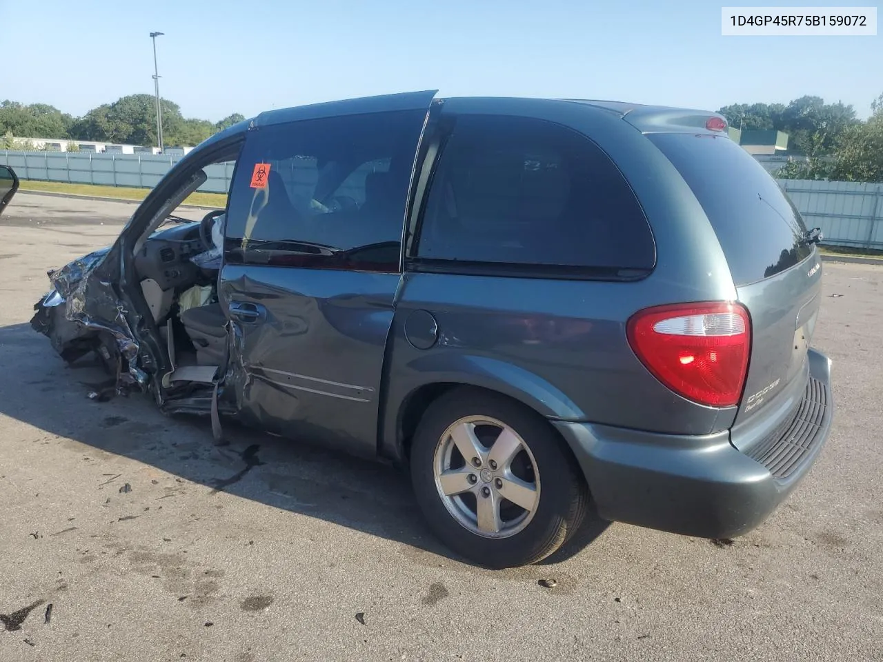 2005 Dodge Caravan Sxt VIN: 1D4GP45R75B159072 Lot: 69202334