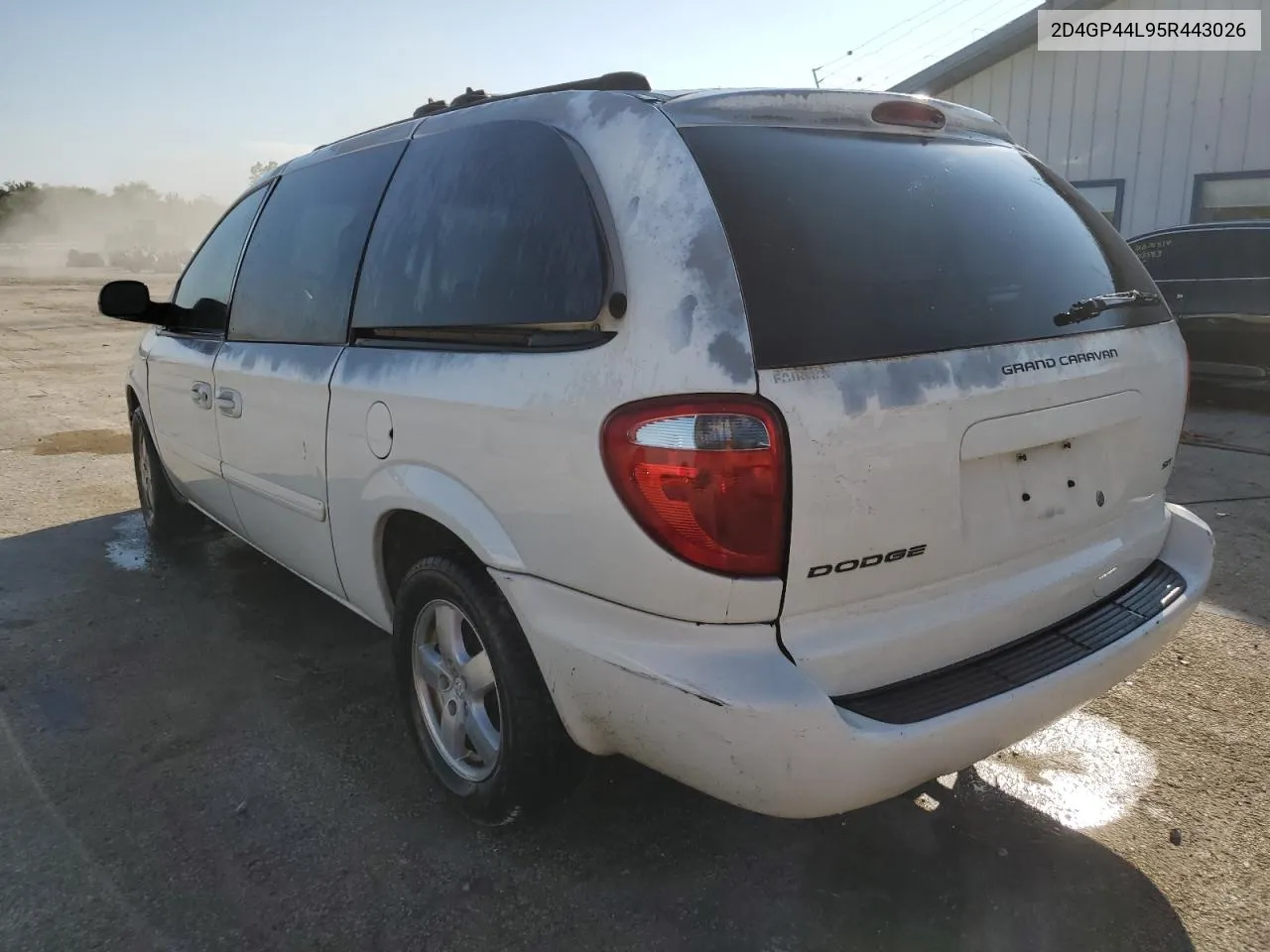 2D4GP44L95R443026 2005 Dodge Grand Caravan Sxt