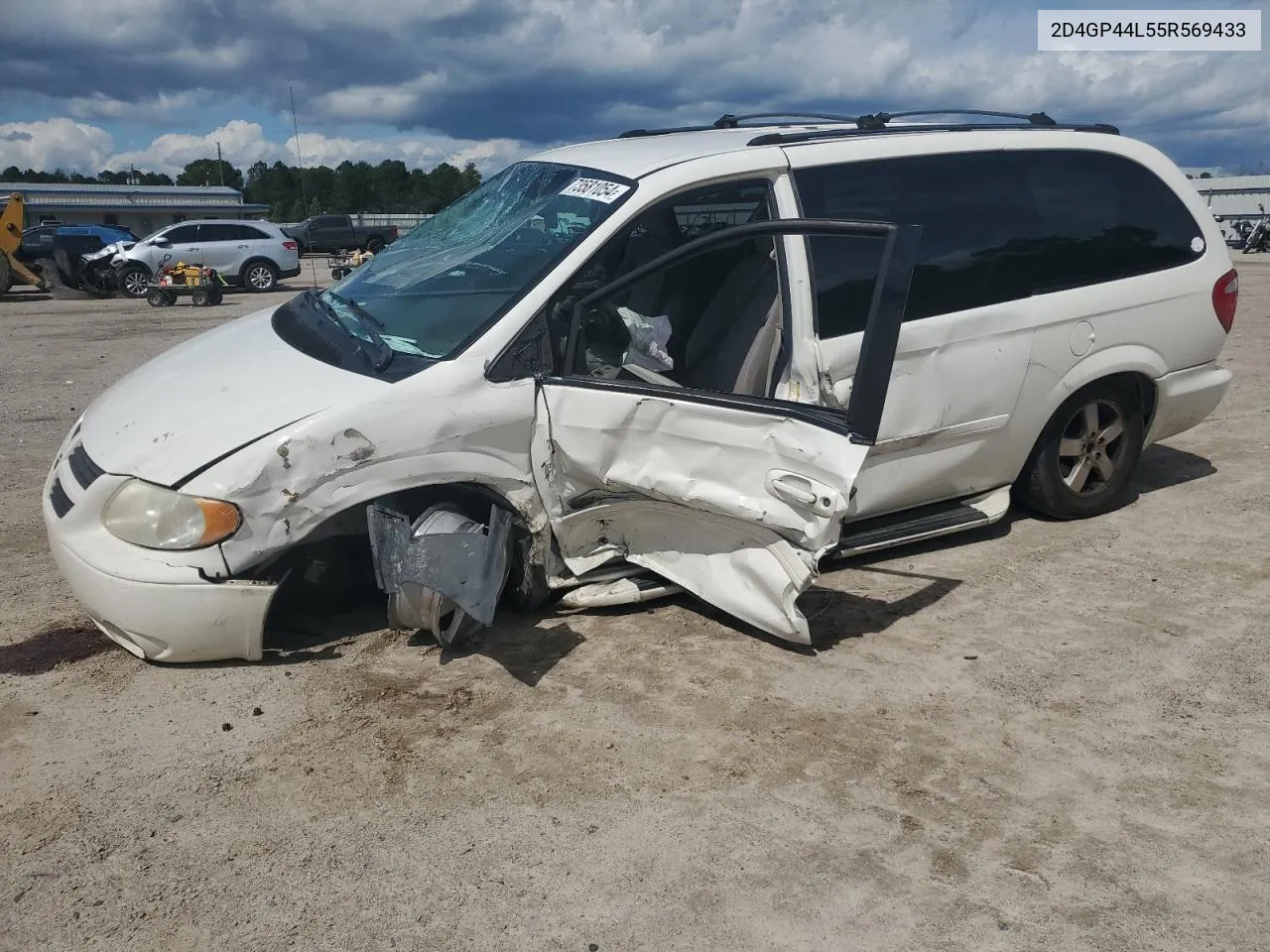 2005 Dodge Grand Caravan Sxt VIN: 2D4GP44L55R569433 Lot: 73581054