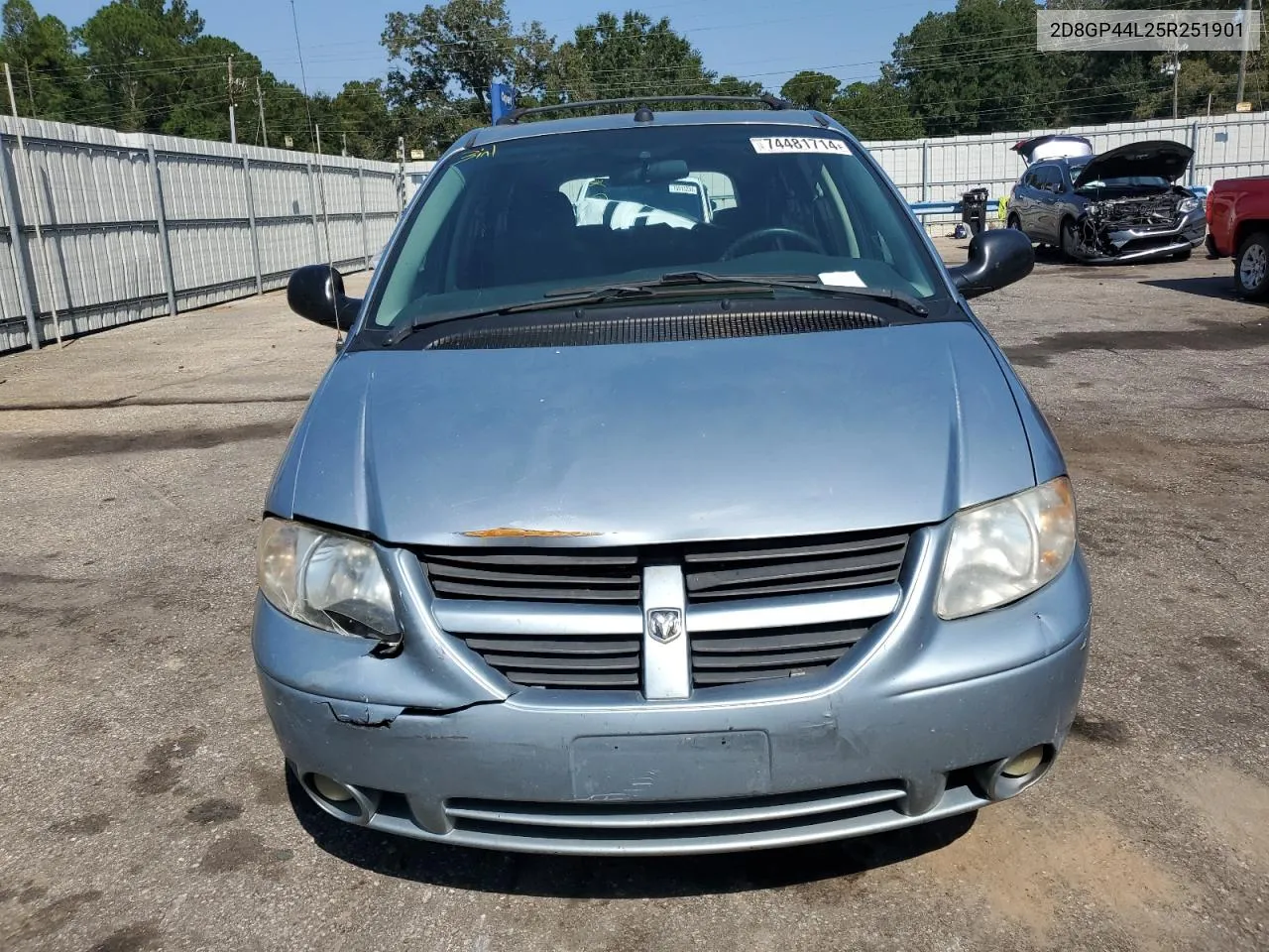 2005 Dodge Grand Caravan Sxt VIN: 2D8GP44L25R251901 Lot: 74481714