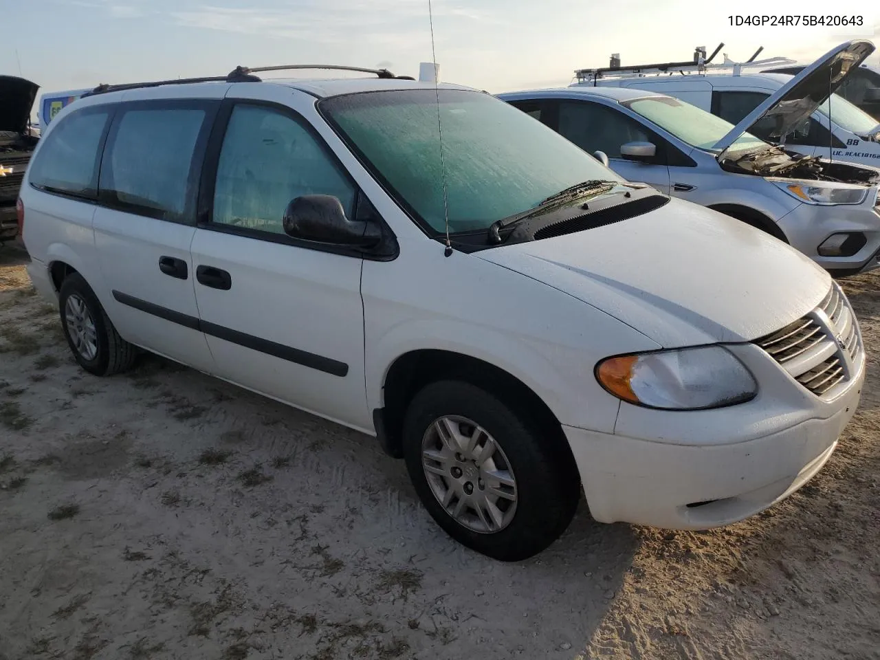 2005 Dodge Grand Caravan Se VIN: 1D4GP24R75B420643 Lot: 74559064