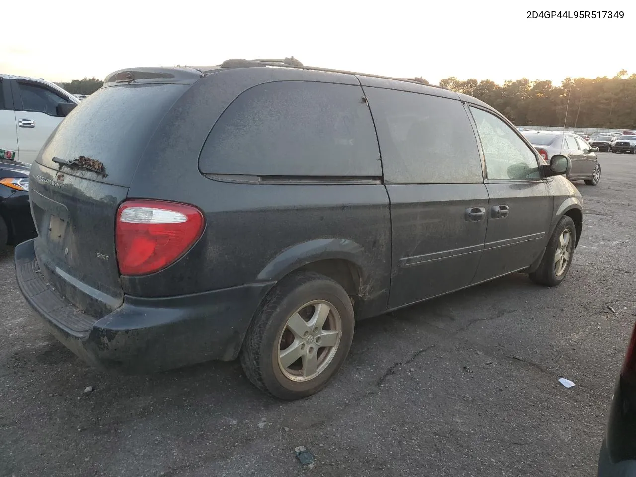 2005 Dodge Grand Caravan Sxt VIN: 2D4GP44L95R517349 Lot: 76196904