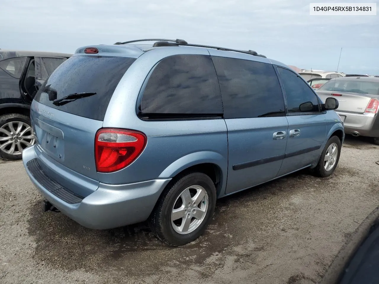 2005 Dodge Caravan Sxt VIN: 1D4GP45RX5B134831 Lot: 76409394