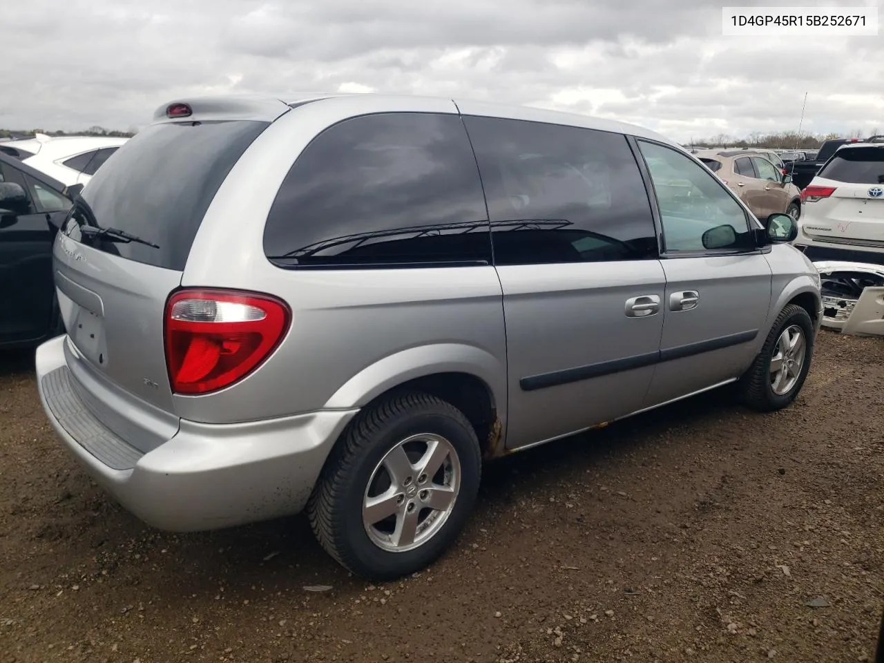 2005 Dodge Caravan Sxt VIN: 1D4GP45R15B252671 Lot: 78954114