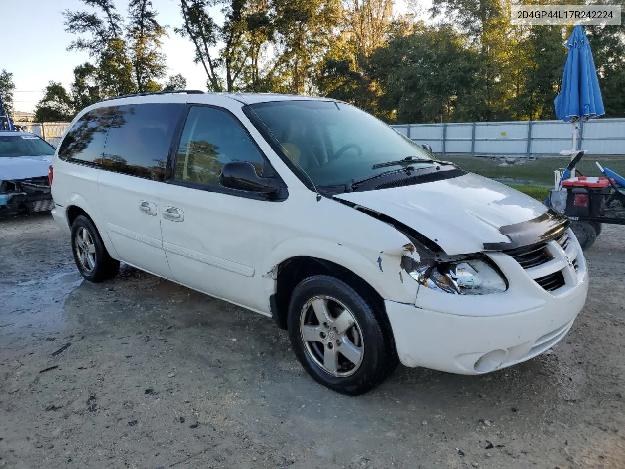 2007 Dodge Grand Caravan Sxt VIN: 2D4GP44L17R242224 Lot: 75396214