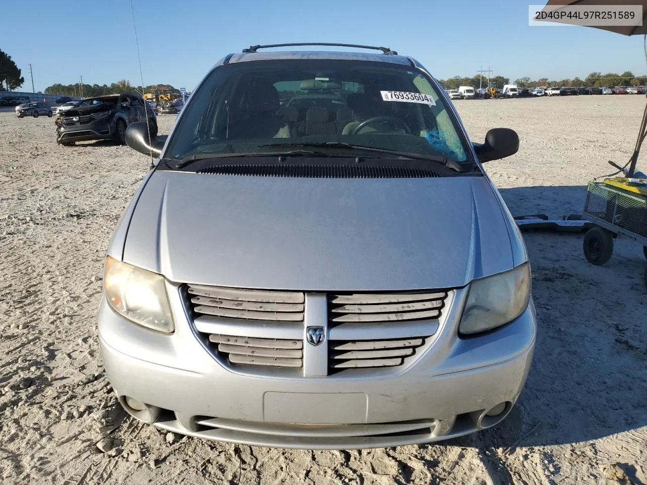 2007 Dodge Grand Caravan Sxt VIN: 2D4GP44L97R251589 Lot: 76933604