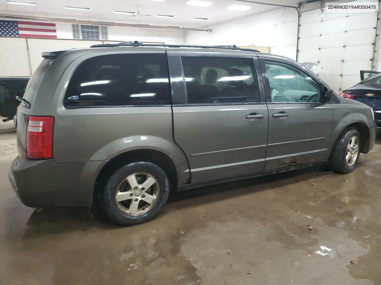 2D4RN3D19AR350475 2010 Dodge Grand Caravan Hero