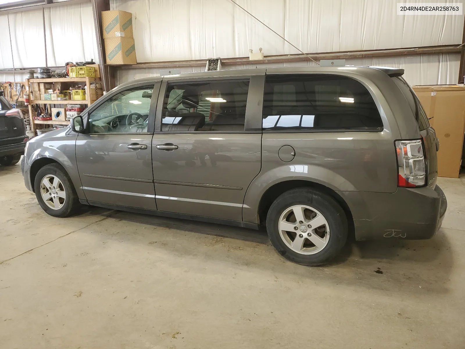 2010 Dodge Grand Caravan Se VIN: 2D4RN4DE2AR258763 Lot: 65060734