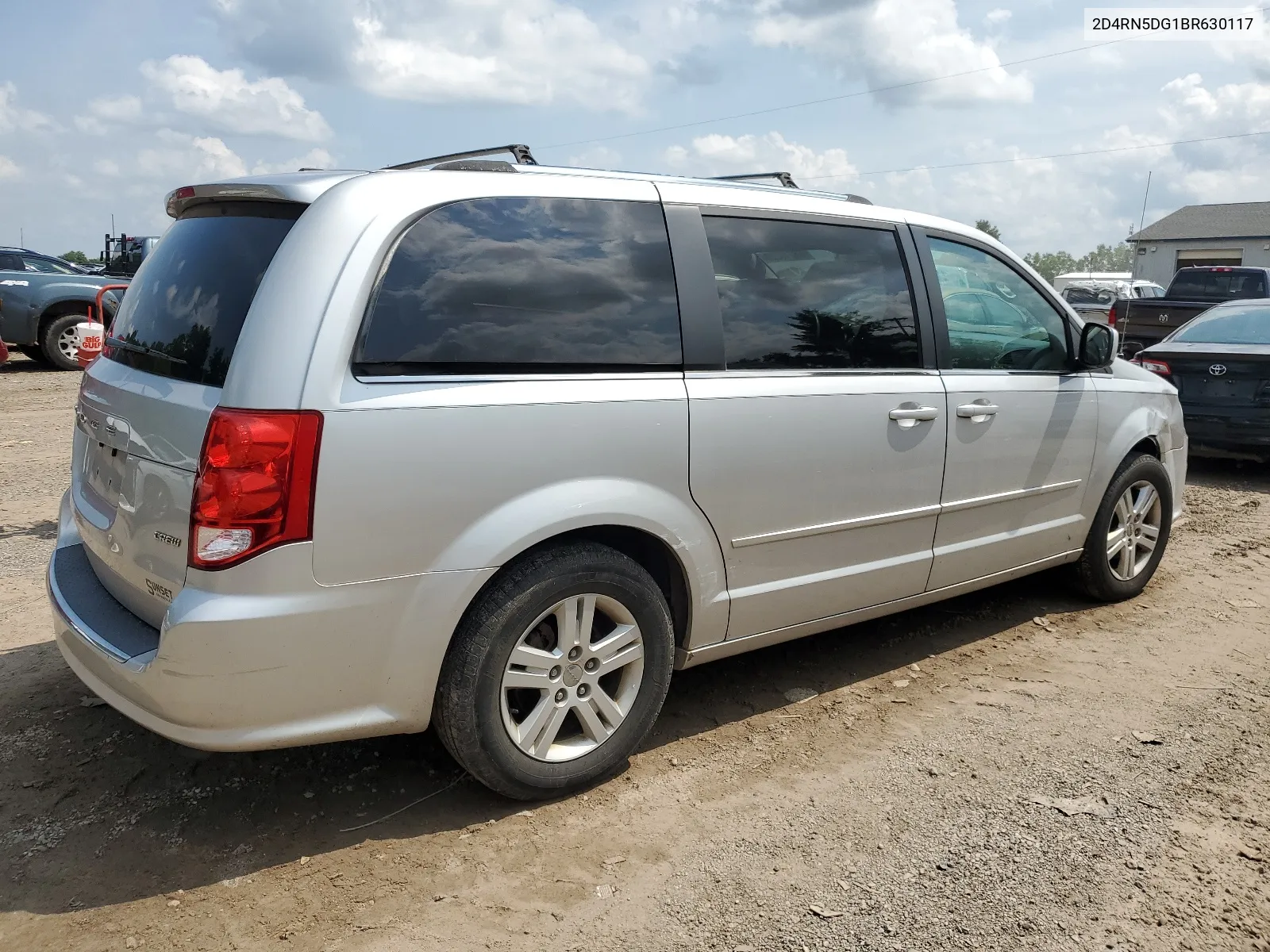 2D4RN5DG1BR630117 2011 Dodge Grand Caravan Crew