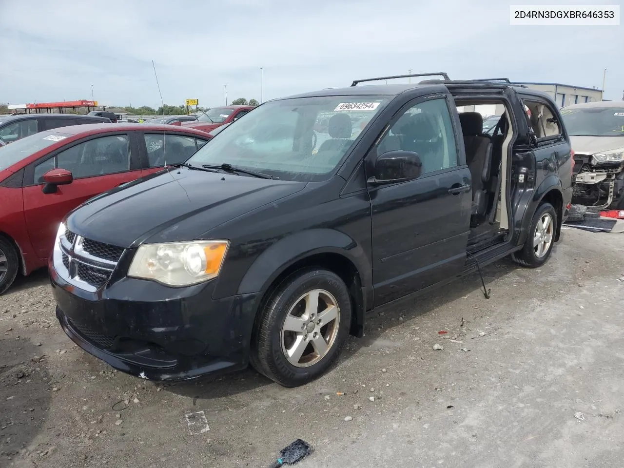 2D4RN3DGXBR646353 2011 Dodge Grand Caravan Mainstreet