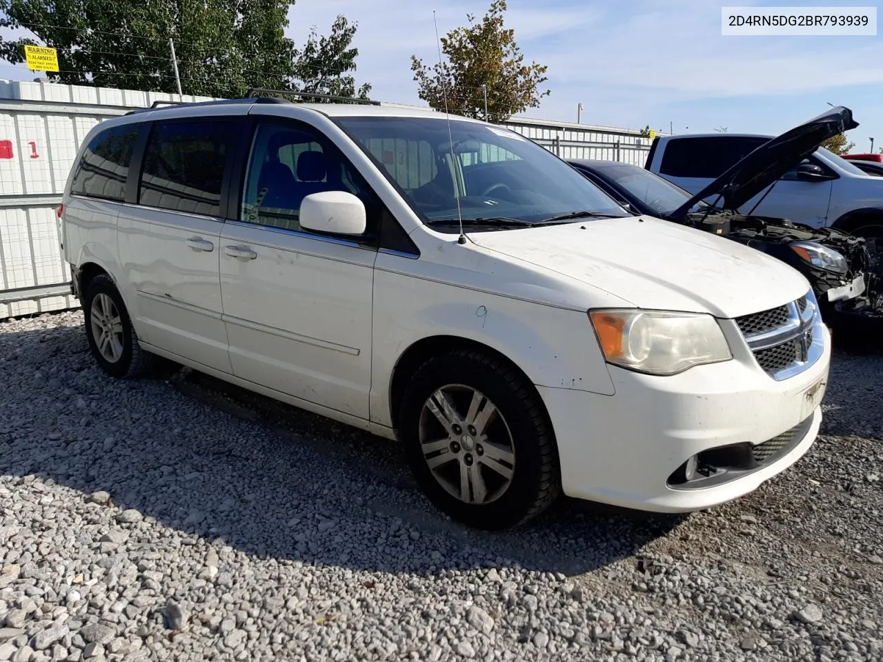 2011 Dodge Grand Caravan Crew VIN: 2D4RN5DG2BR793939 Lot: 71720274