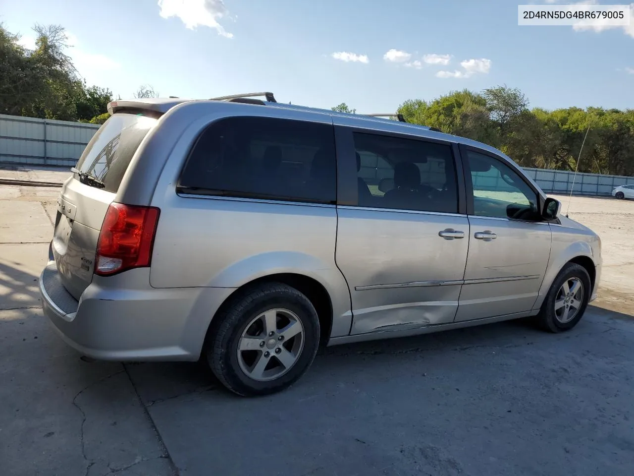 2011 Dodge Grand Caravan Crew VIN: 2D4RN5DG4BR679005 Lot: 74805474