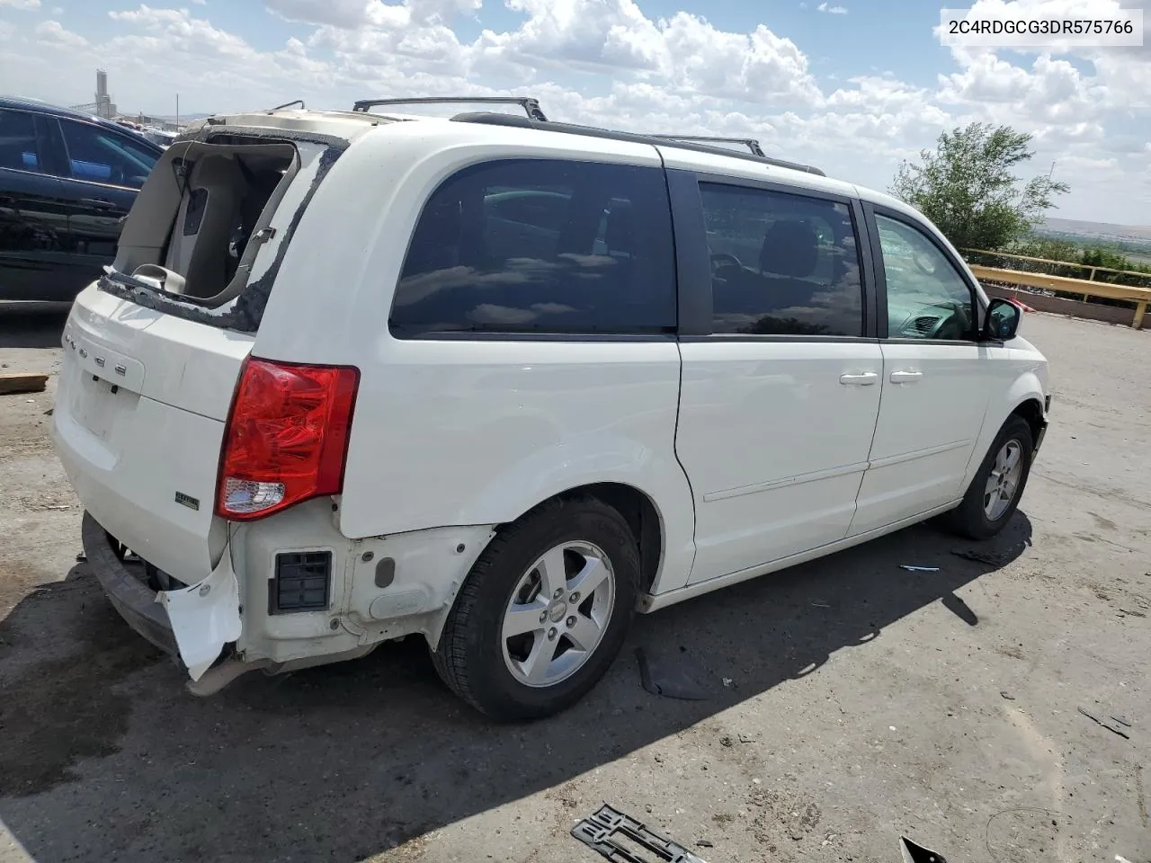 2C4RDGCG3DR575766 2013 Dodge Grand Caravan Sxt