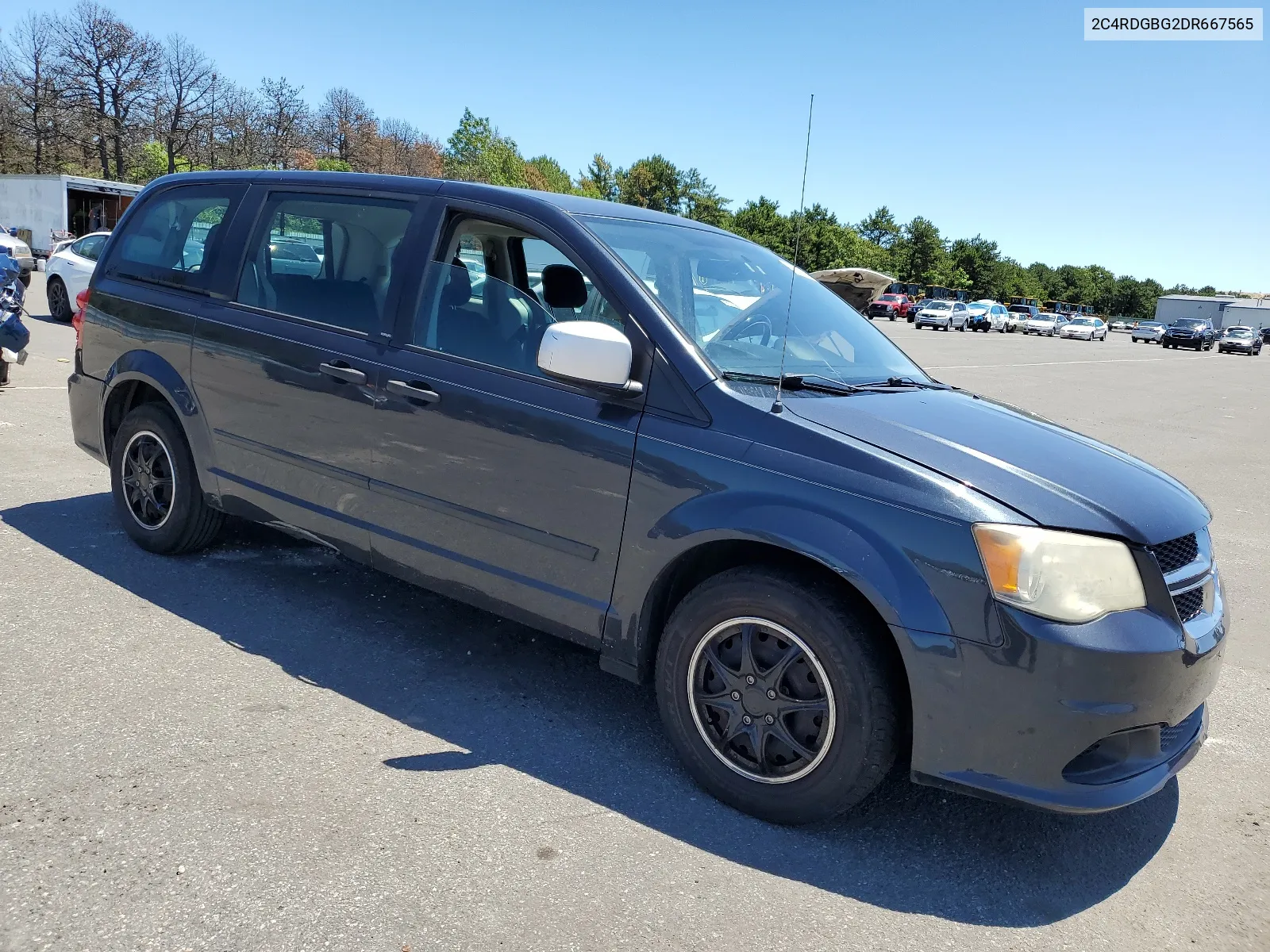 2C4RDGBG2DR667565 2013 Dodge Grand Caravan Se