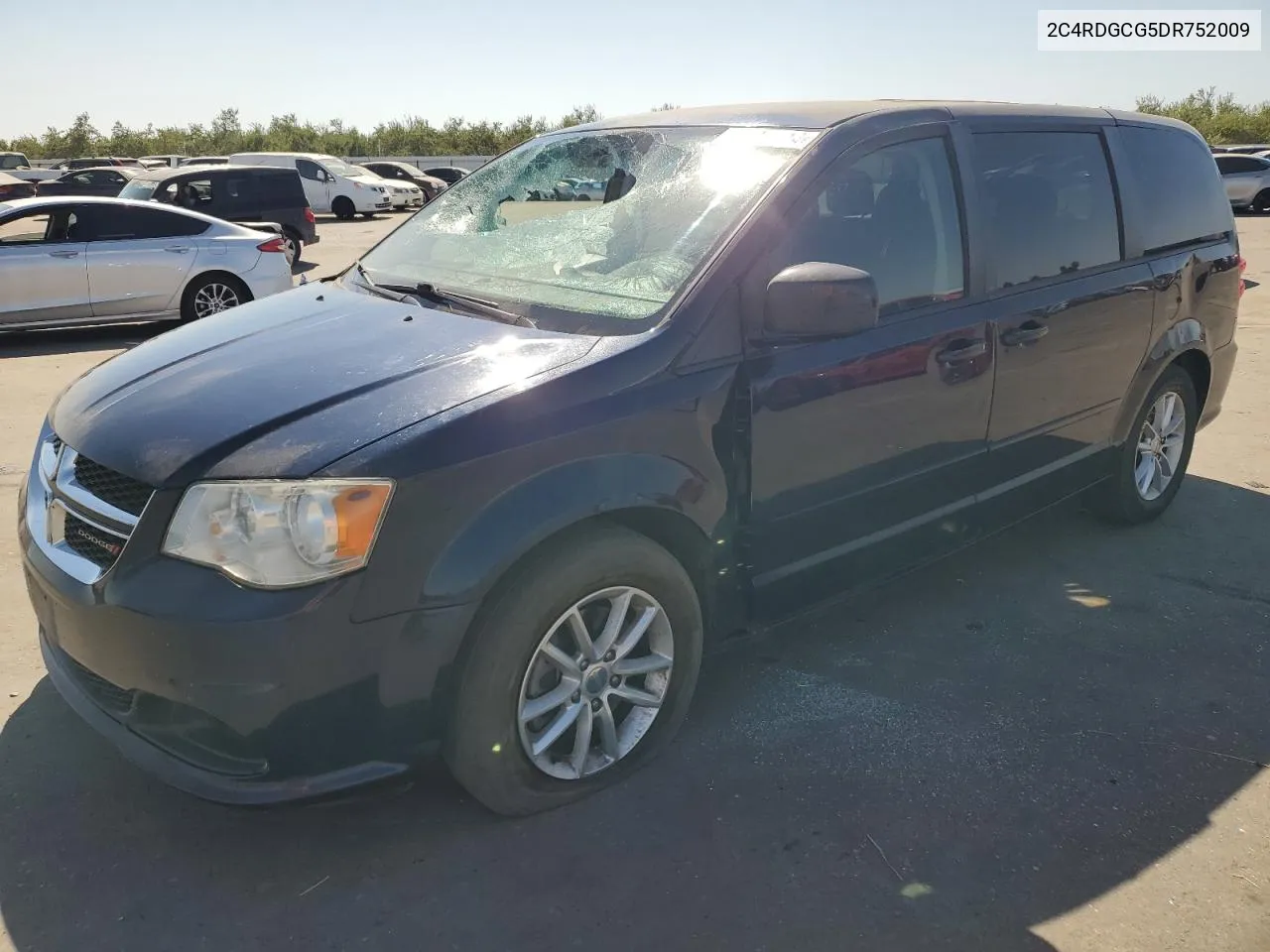 2C4RDGCG5DR752009 2013 Dodge Grand Caravan Sxt