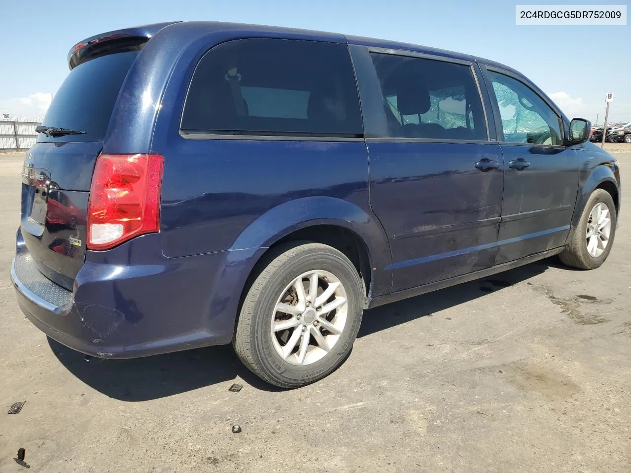 2C4RDGCG5DR752009 2013 Dodge Grand Caravan Sxt