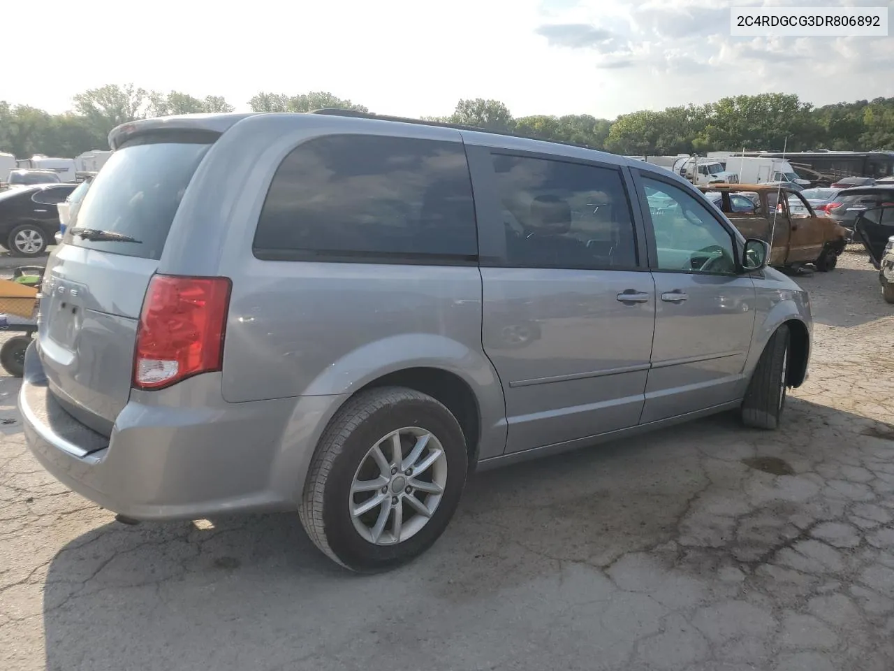 2C4RDGCG3DR806892 2013 Dodge Grand Caravan Sxt