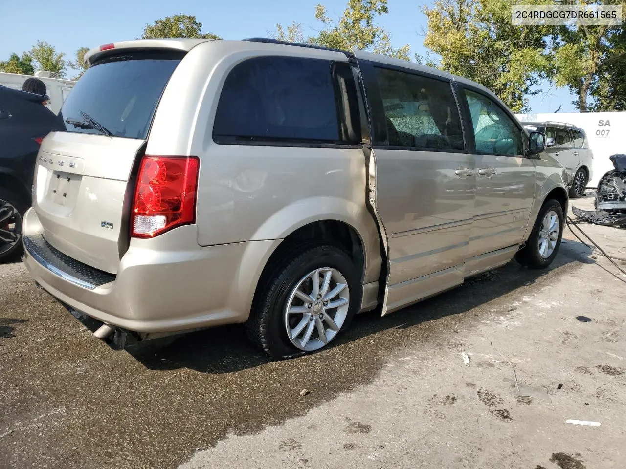 2013 Dodge Grand Caravan Sxt VIN: 2C4RDGCG7DR661565 Lot: 70749044