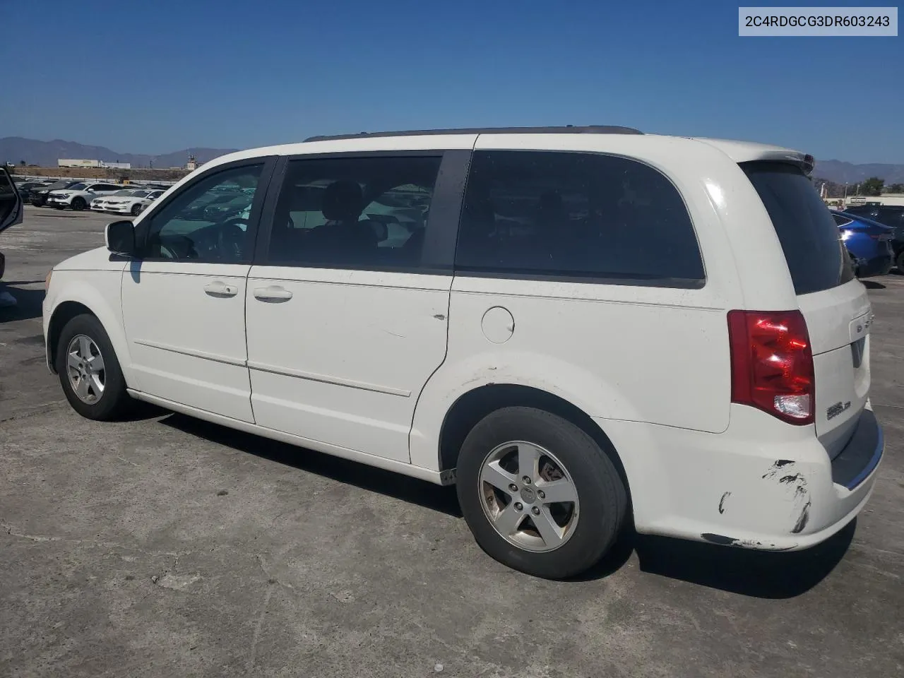 2C4RDGCG3DR603243 2013 Dodge Grand Caravan Sxt