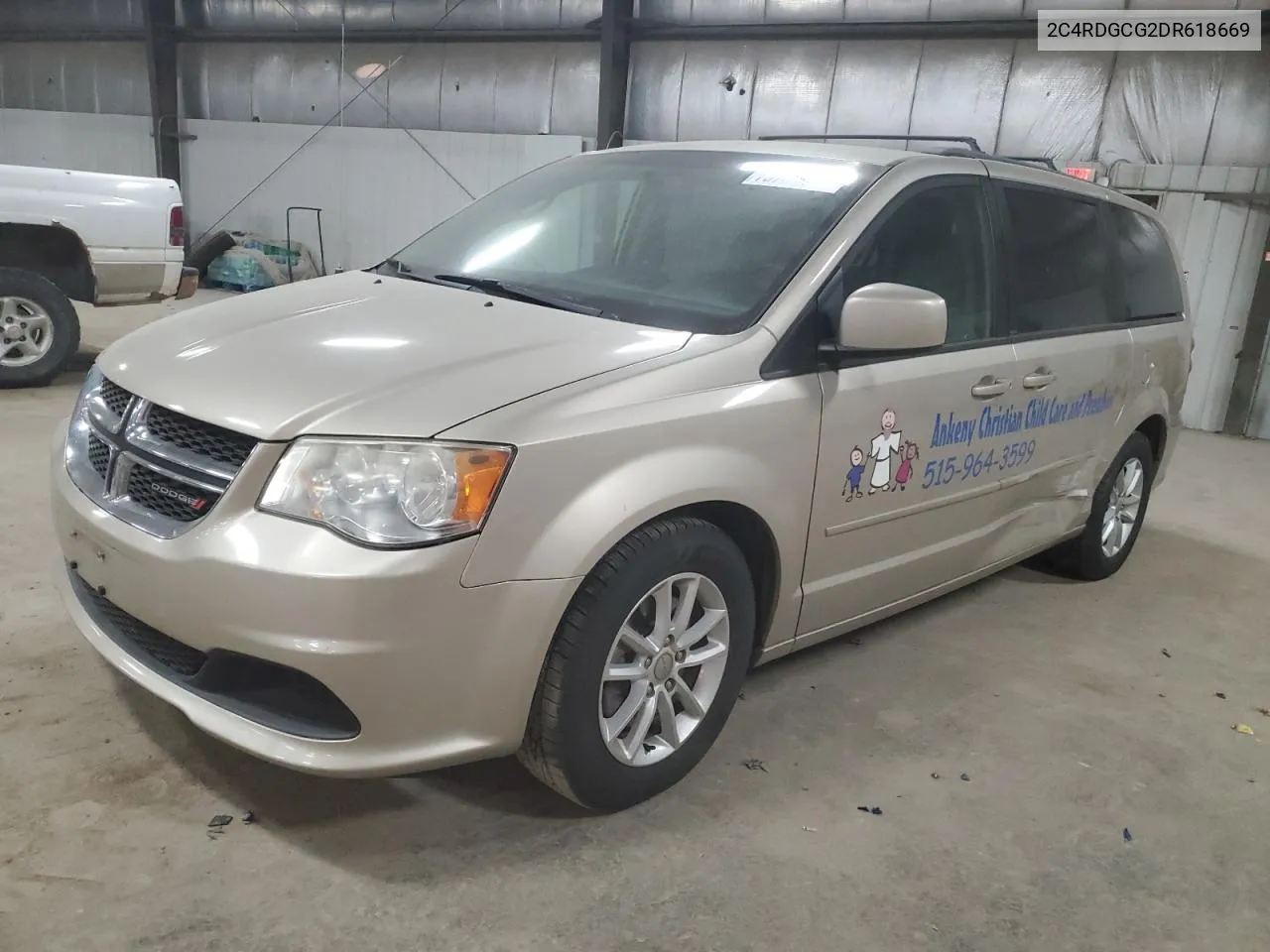 2C4RDGCG2DR618669 2013 Dodge Grand Caravan Sxt