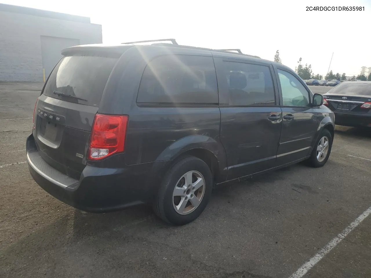 2013 Dodge Grand Caravan Sxt VIN: 2C4RDGCG1DR635981 Lot: 76126014