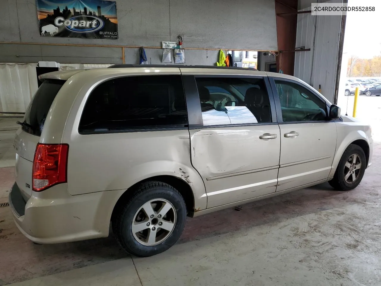 2C4RDGCG3DR552858 2013 Dodge Grand Caravan Sxt