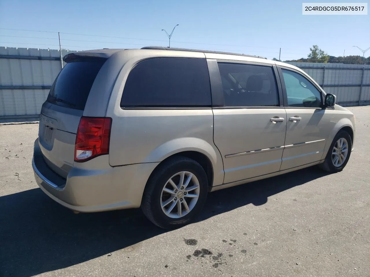 2C4RDGCG5DR676517 2013 Dodge Grand Caravan Sxt