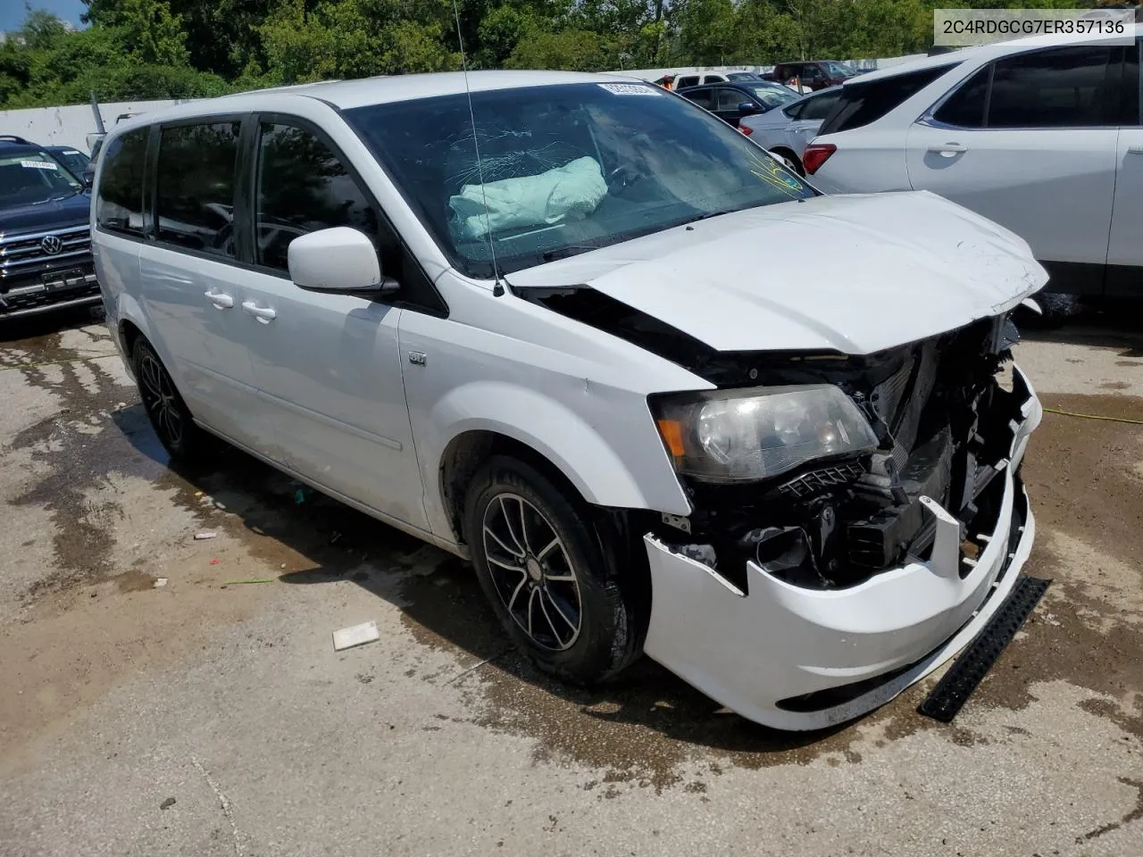 2C4RDGCG7ER357136 2014 Dodge Grand Caravan Sxt