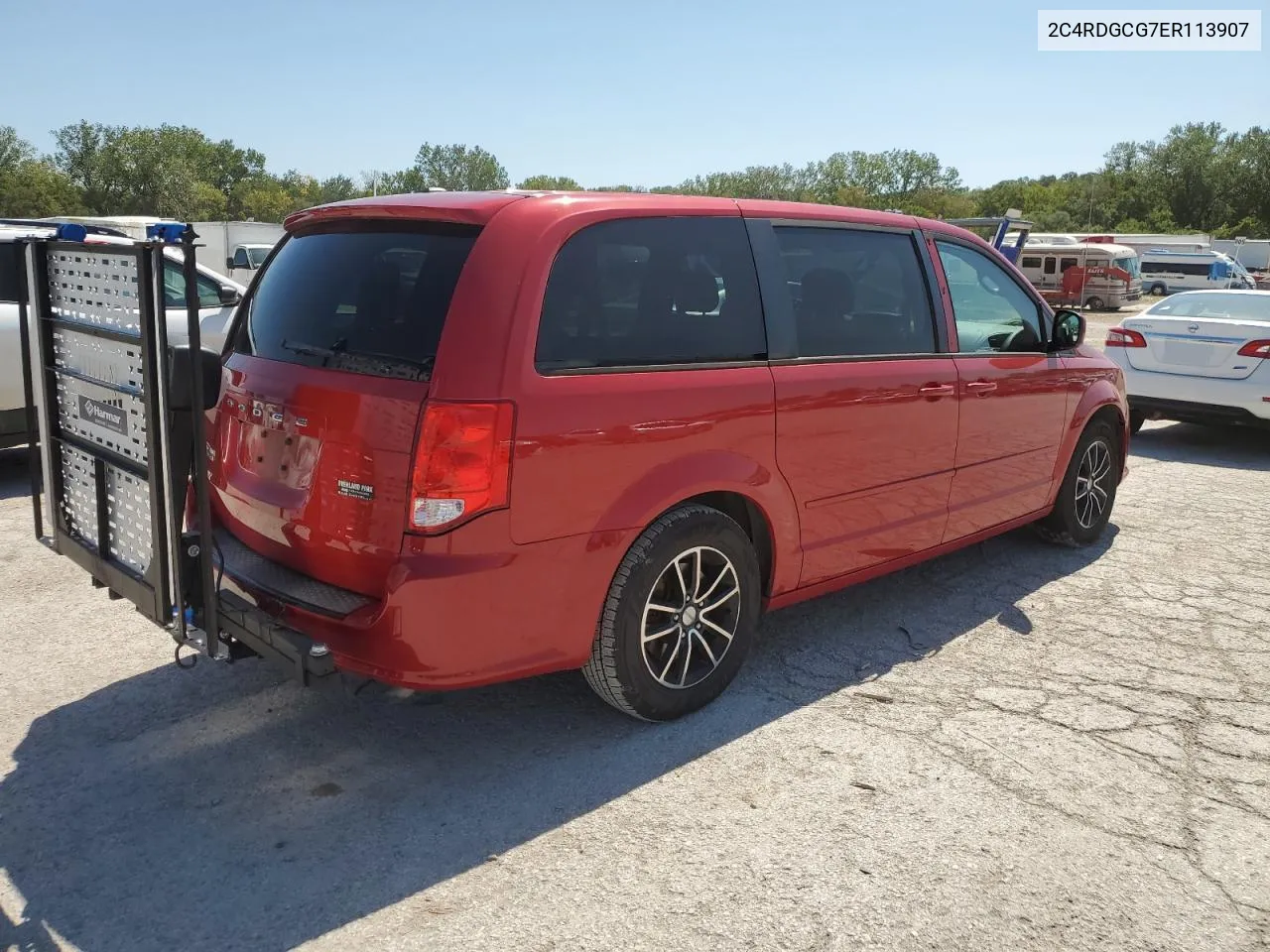 2C4RDGCG7ER113907 2014 Dodge Grand Caravan Sxt