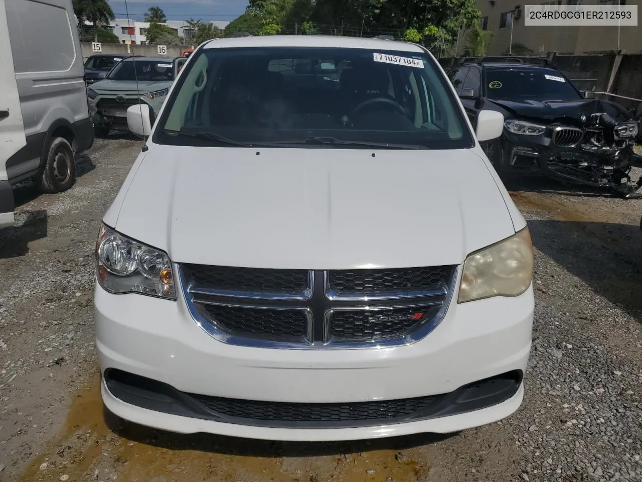 2C4RDGCG1ER212593 2014 Dodge Grand Caravan Sxt