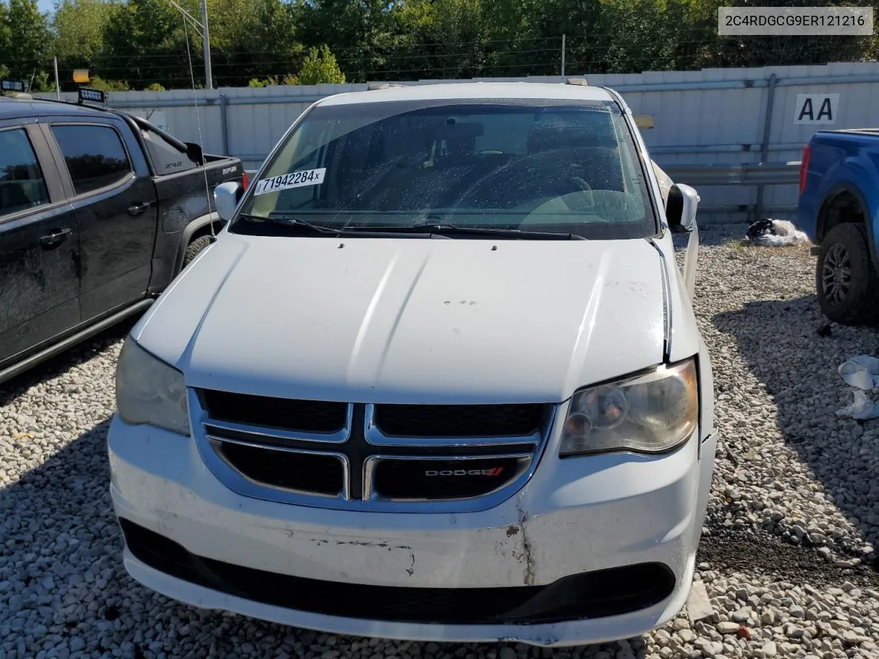 2C4RDGCG9ER121216 2014 Dodge Grand Caravan Sxt