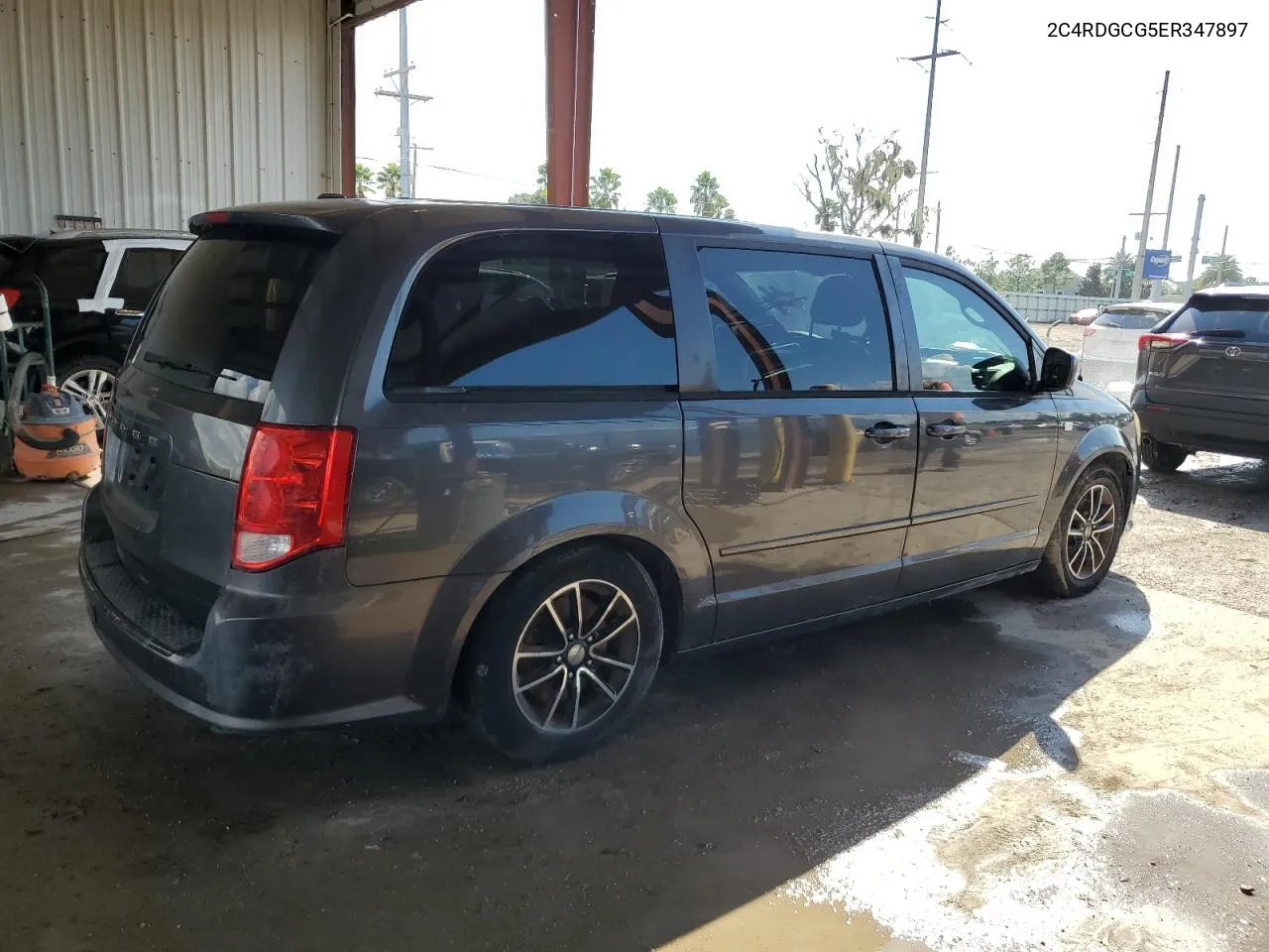 2C4RDGCG5ER347897 2014 Dodge Grand Caravan Sxt