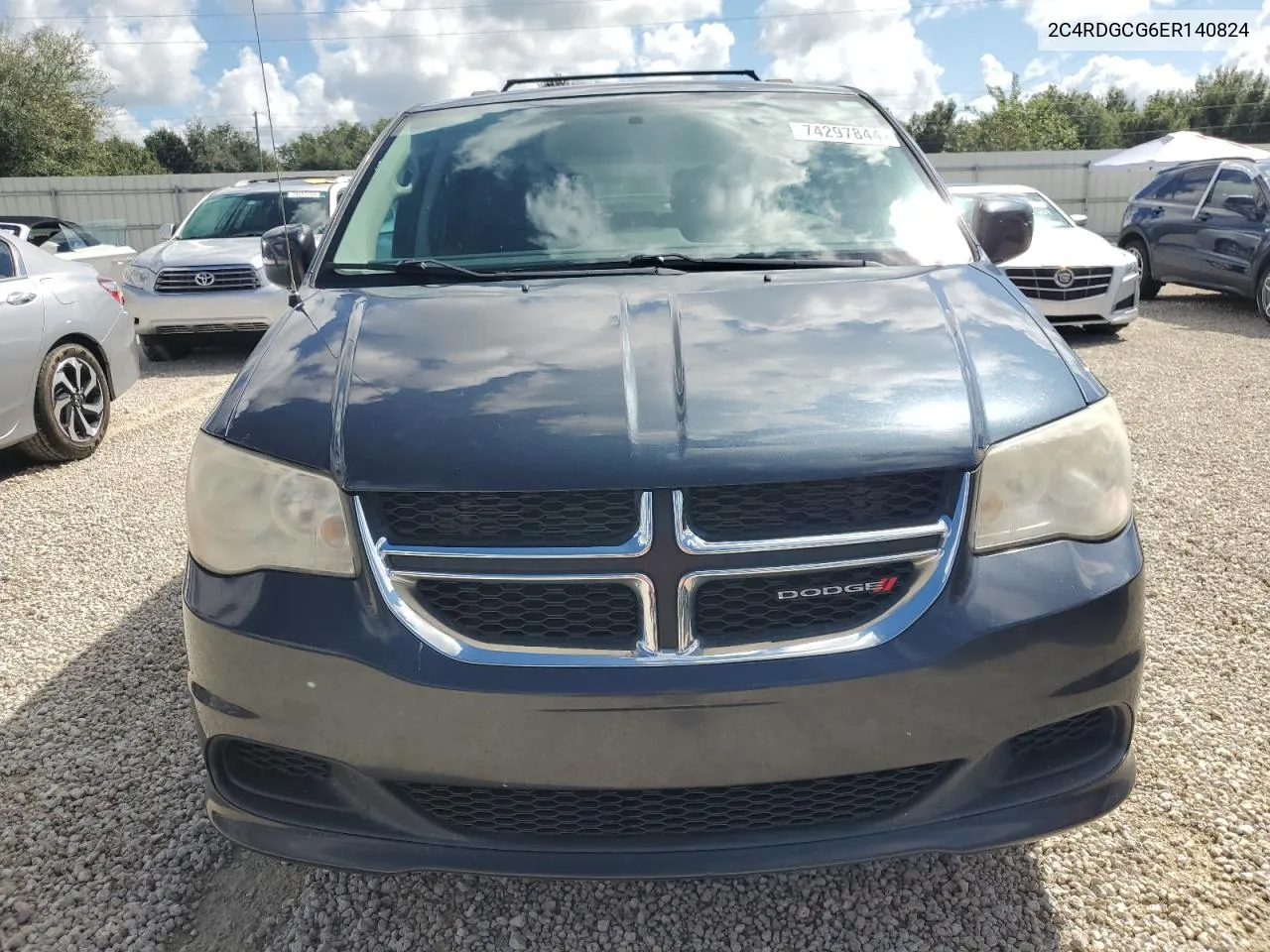 2014 Dodge Grand Caravan Sxt VIN: 2C4RDGCG6ER140824 Lot: 74297844