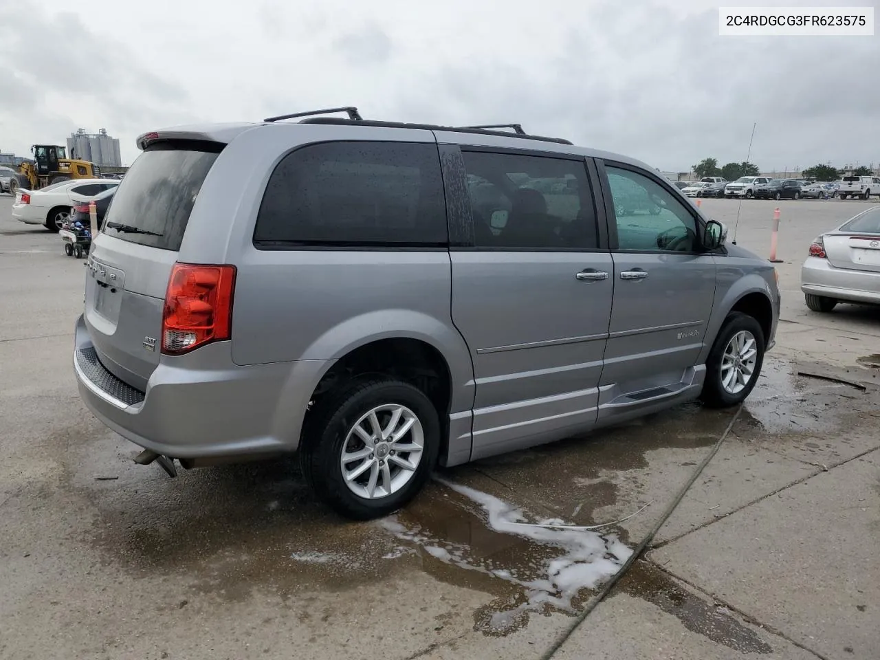 2015 Dodge Grand Caravan Sxt VIN: 2C4RDGCG3FR623575 Lot: 53070564