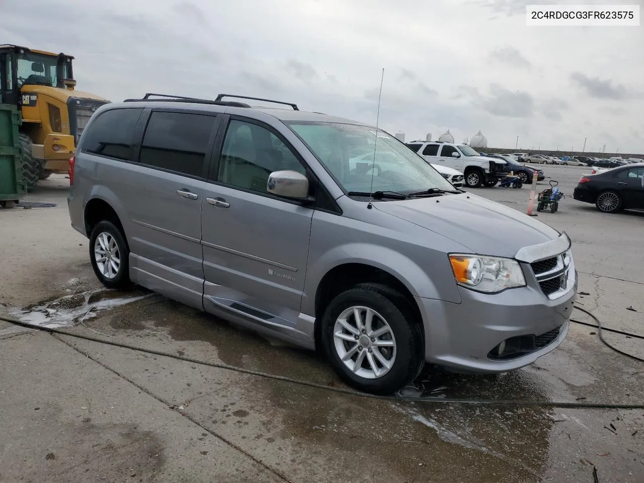 2015 Dodge Grand Caravan Sxt VIN: 2C4RDGCG3FR623575 Lot: 53070564