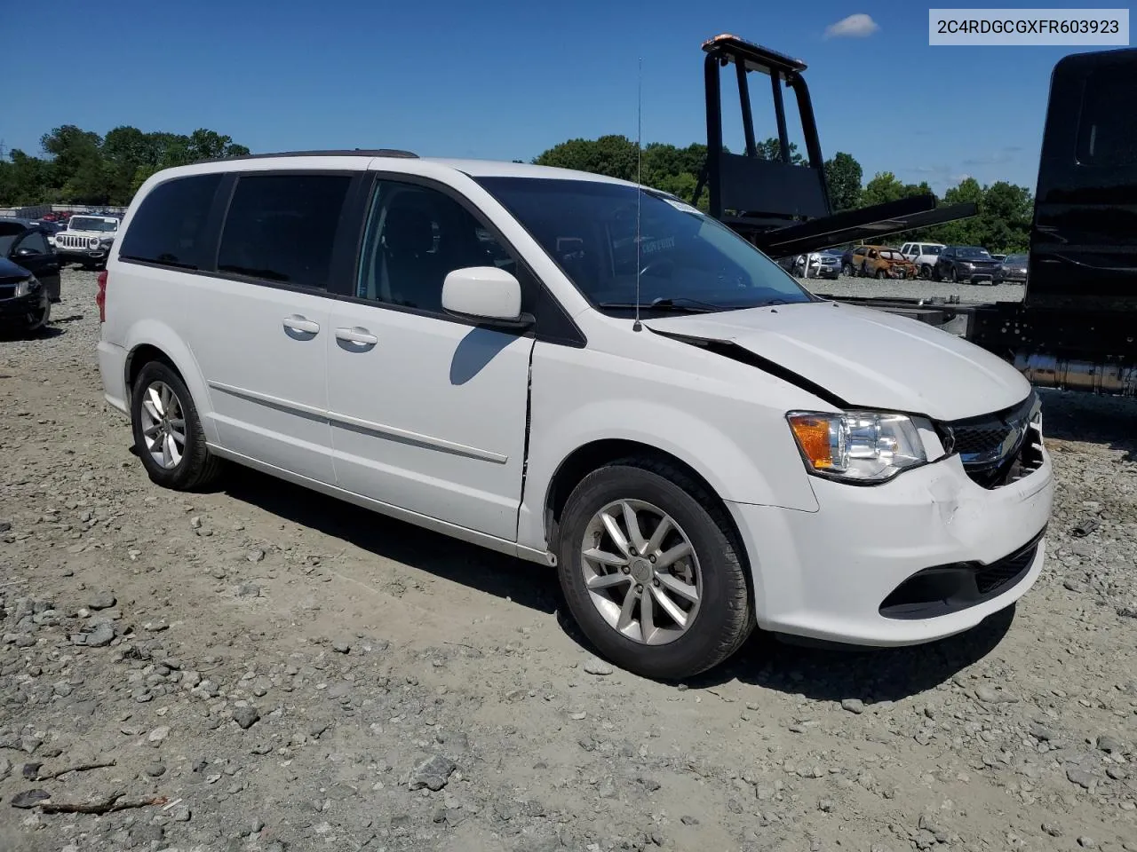 2C4RDGCGXFR603923 2015 Dodge Grand Caravan Sxt