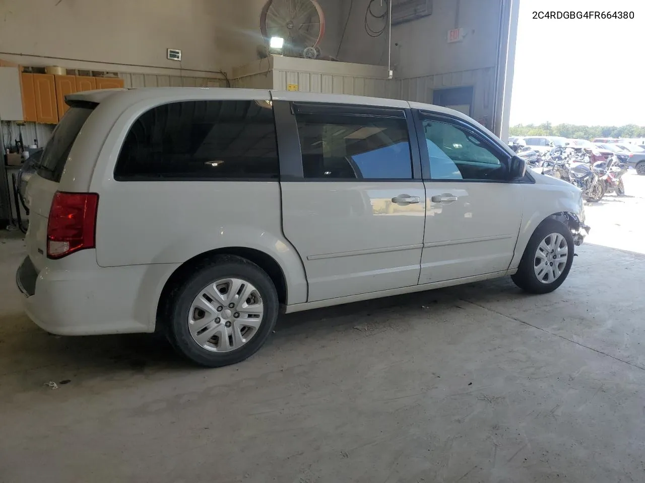 2C4RDGBG4FR664380 2015 Dodge Grand Caravan Se