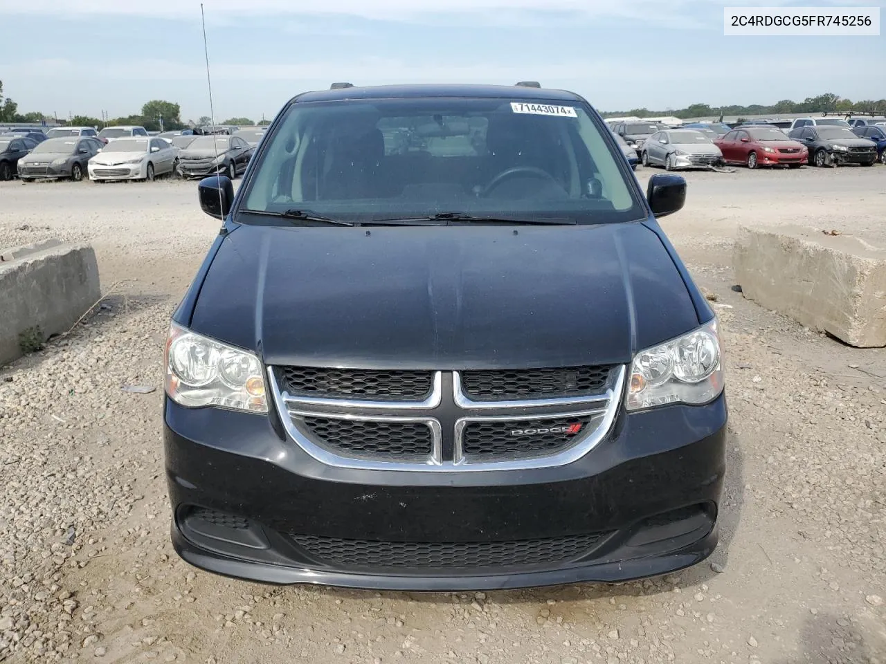 2015 Dodge Grand Caravan Sxt VIN: 2C4RDGCG5FR745256 Lot: 71443074