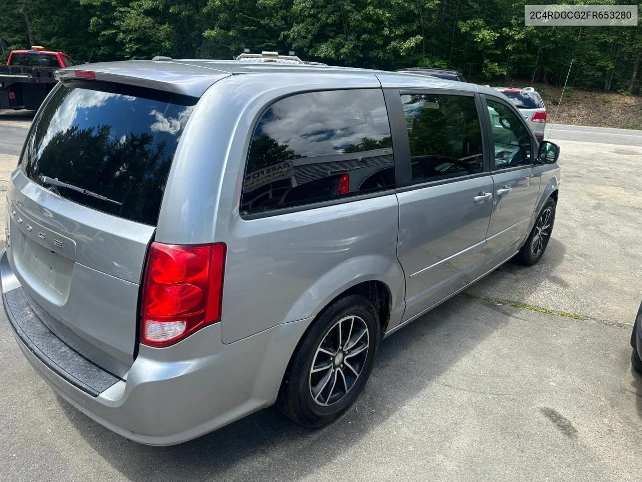 2015 Dodge Grand Caravan Sxt VIN: 2C4RDGCG2FR653280 Lot: 75665364