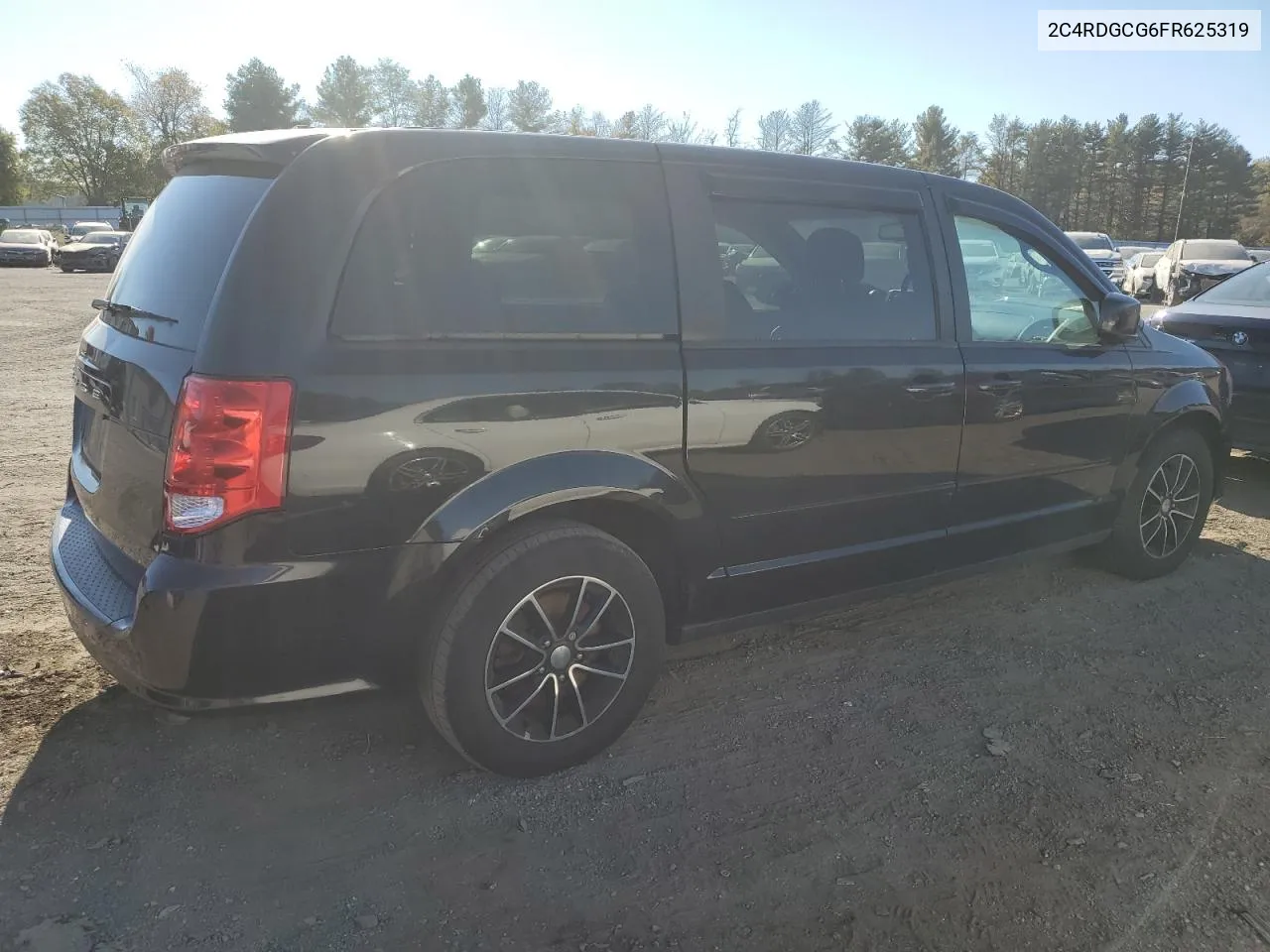 2C4RDGCG6FR625319 2015 Dodge Grand Caravan Sxt