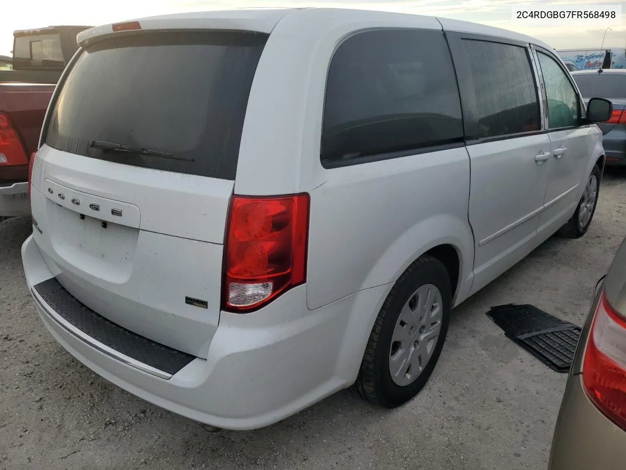 2C4RDGBG7FR568498 2015 Dodge Grand Caravan Se