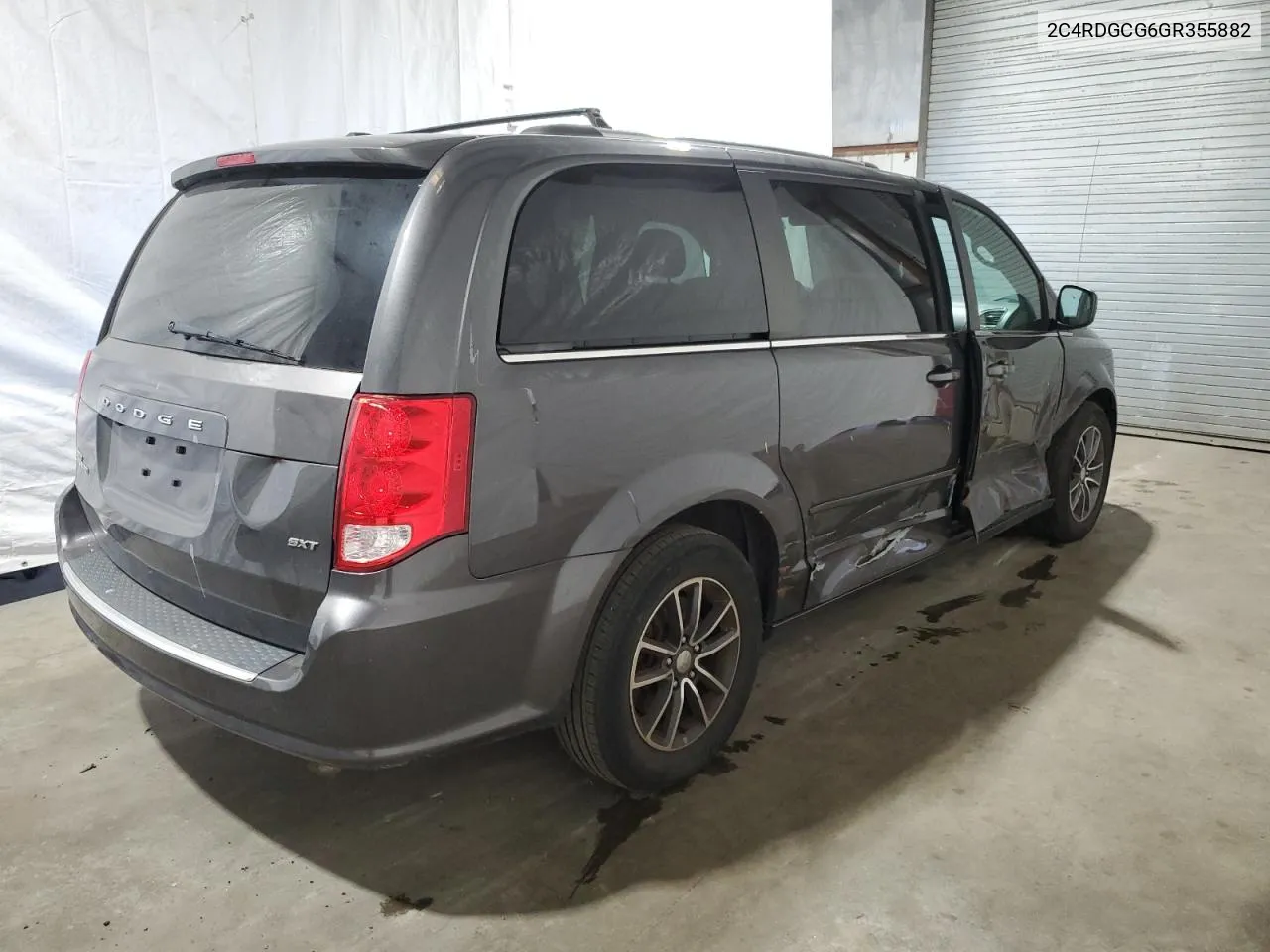 2C4RDGCG6GR355882 2016 Dodge Grand Caravan Sxt