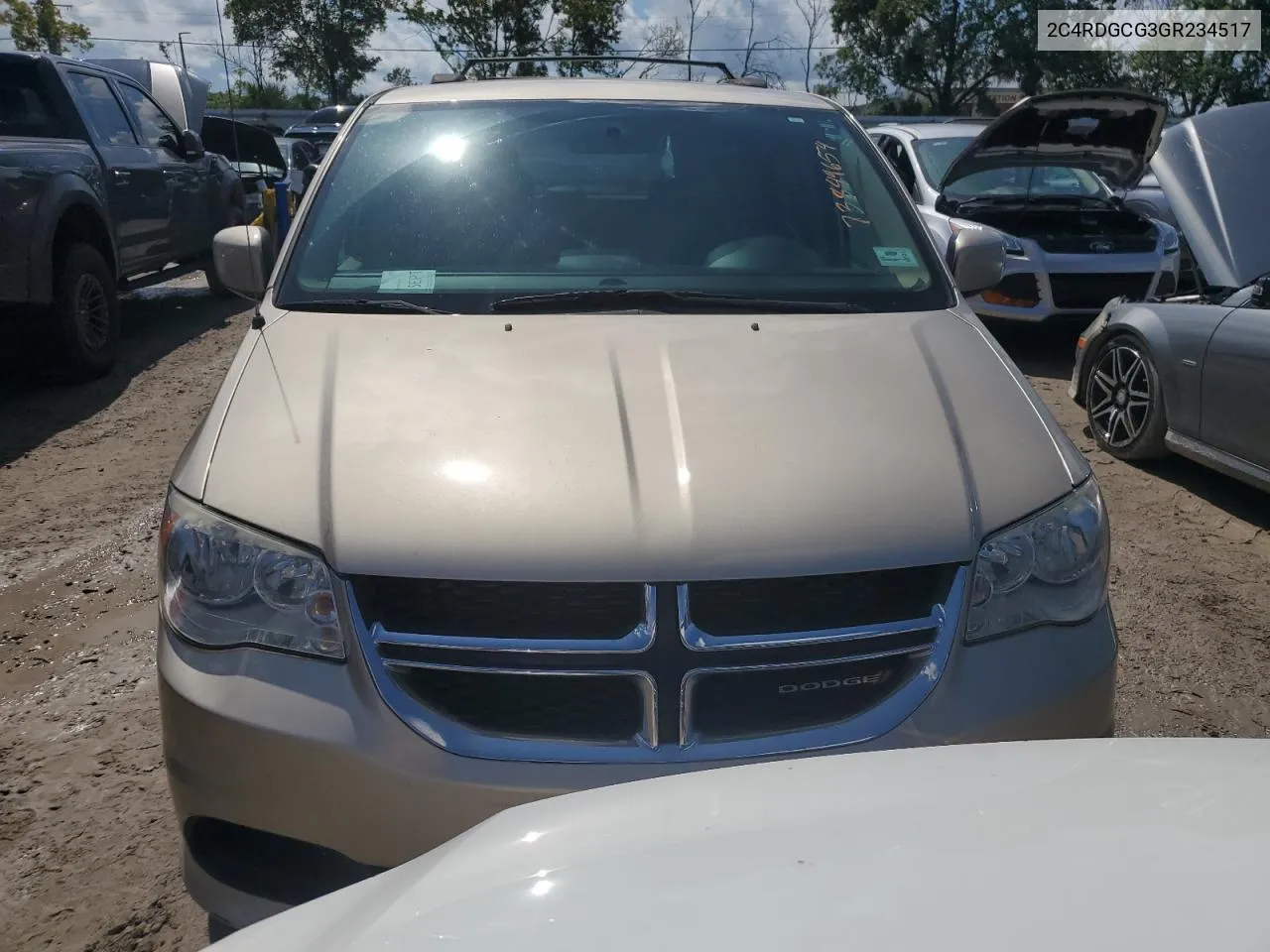 2C4RDGCG3GR234517 2016 Dodge Grand Caravan Sxt