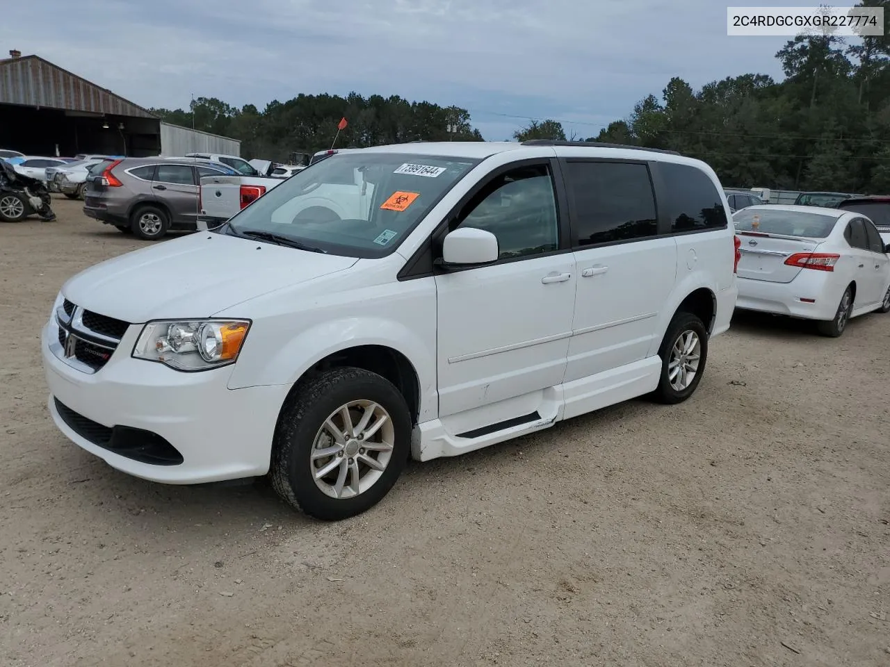 2C4RDGCGXGR227774 2016 Dodge Grand Caravan Sxt