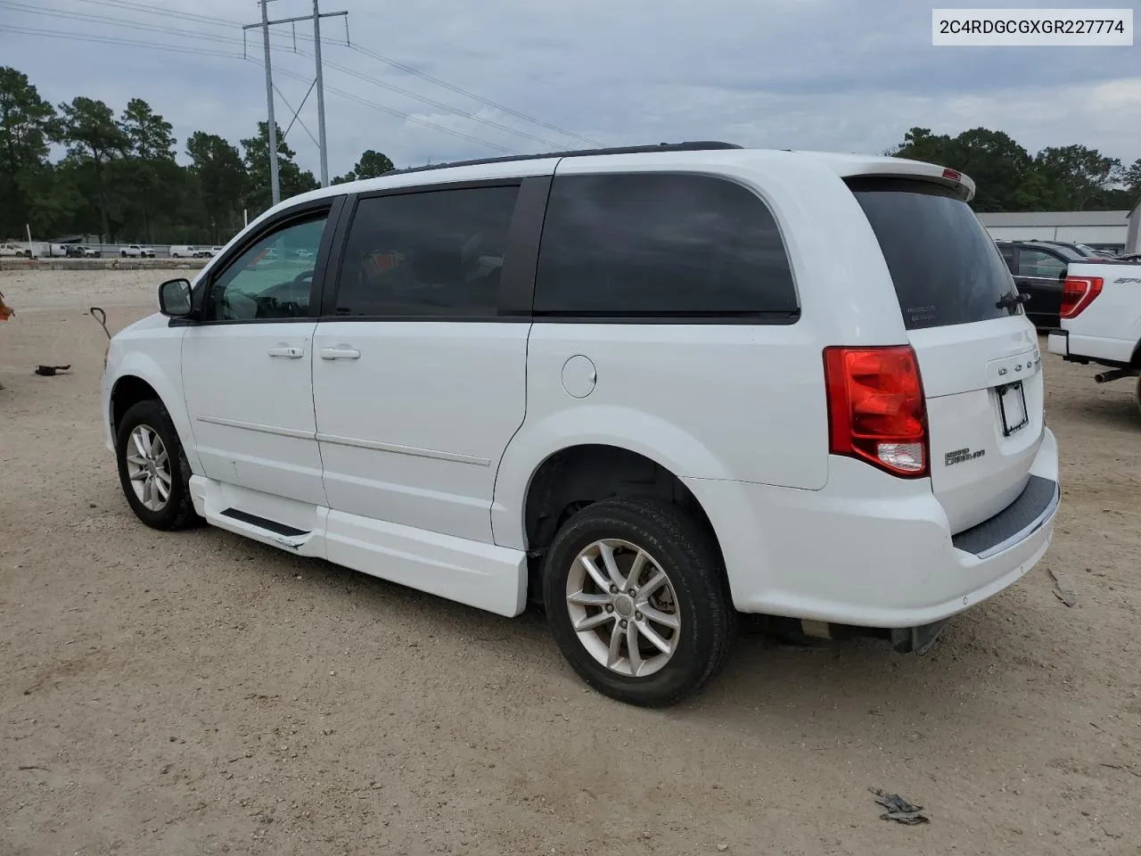 2C4RDGCGXGR227774 2016 Dodge Grand Caravan Sxt