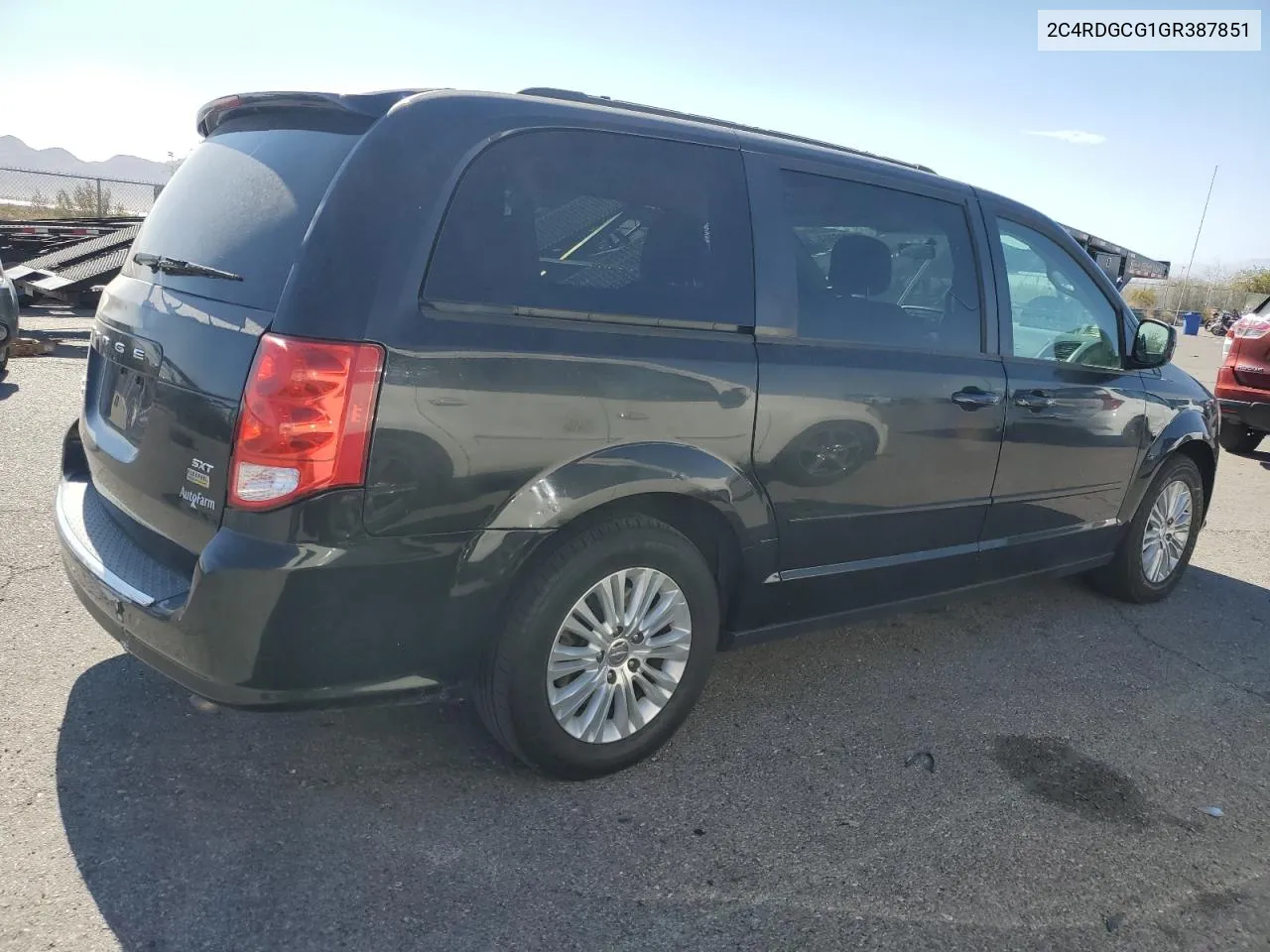 2C4RDGCG1GR387851 2016 Dodge Grand Caravan Sxt