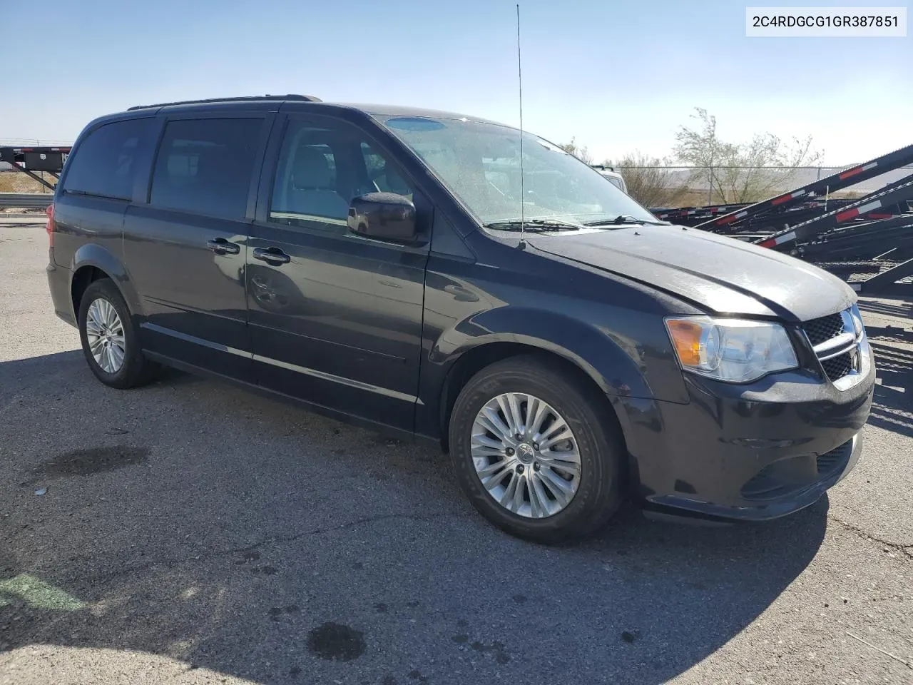 2C4RDGCG1GR387851 2016 Dodge Grand Caravan Sxt