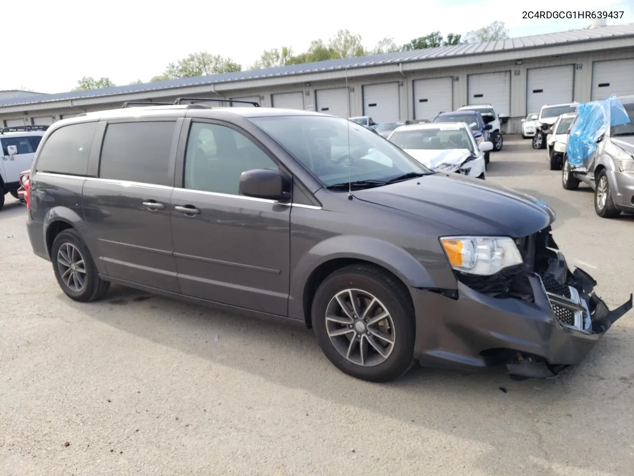 2017 Dodge Grand Caravan Sxt VIN: 2C4RDGCG1HR639437 Lot: 52367944