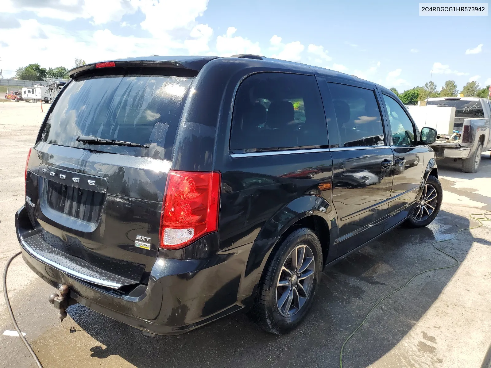 2017 Dodge Grand Caravan Sxt VIN: 2C4RDGCG1HR573942 Lot: 60028464