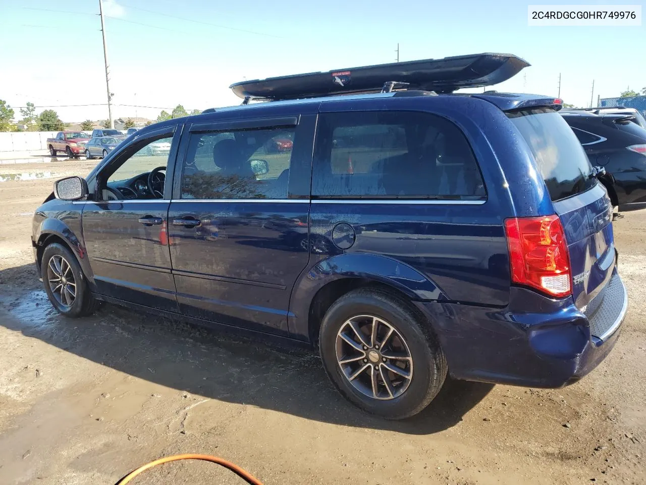 2C4RDGCG0HR749976 2017 Dodge Grand Caravan Sxt